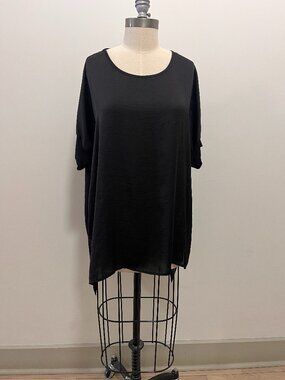 TUTU & LILLI Black Half Sleeve High Low Tunic Top